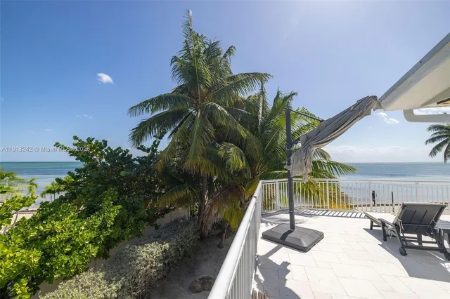$4,299,999 | 74049 Overseas Highway, Islamorada, FL 33036