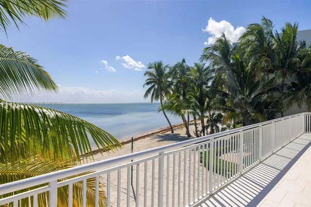 $4,299,999 | 74049 Overseas Highway, Islamorada, FL 33036