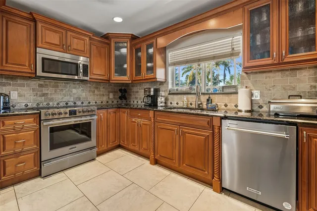 $4,299,999 | 74049 Overseas Highway, Islamorada, FL 33036