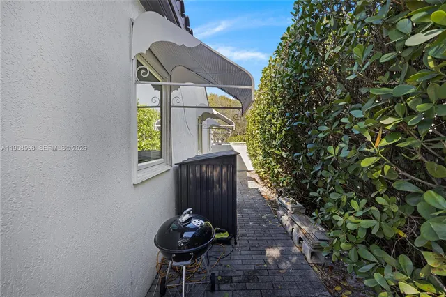 $4,800 | 6476 Southwest 10th Terrace, West Miami, FL 33144