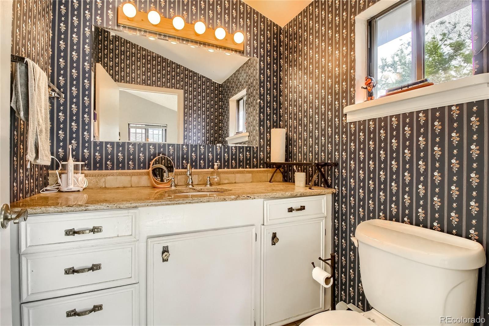910 South Gaylord Street Denver, CO 80209 - Photo 19 of 36