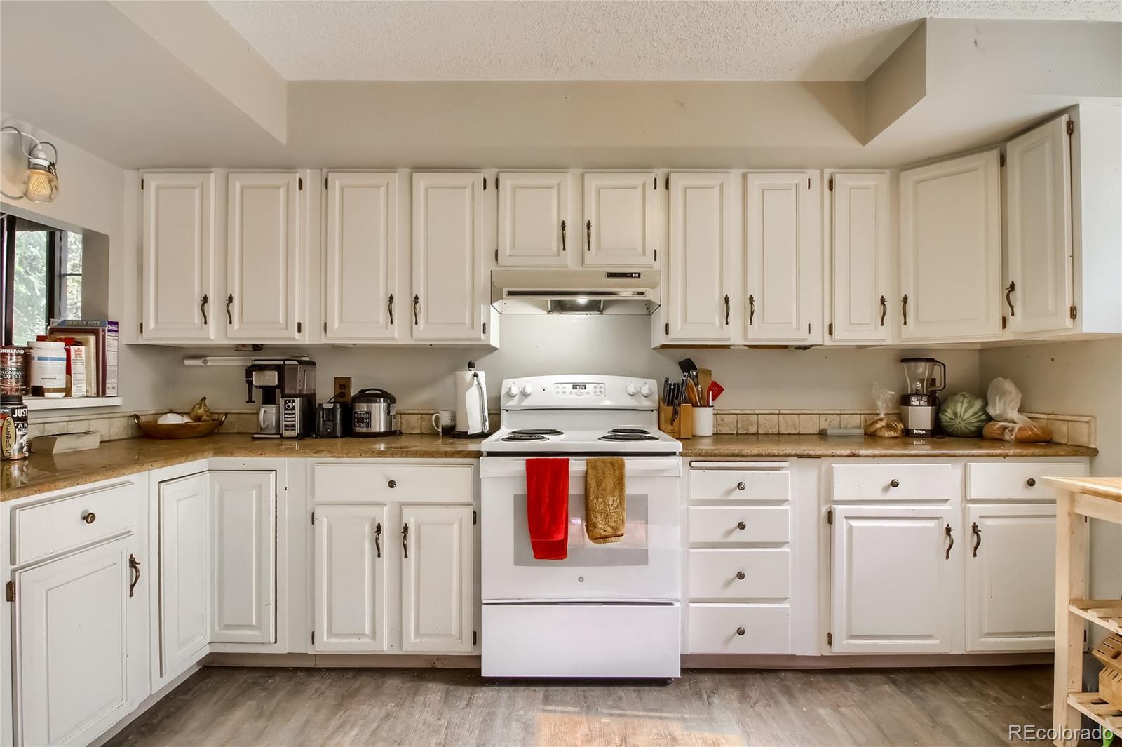 910 South Gaylord Street Denver, CO 80209 - Photo 6 of 36