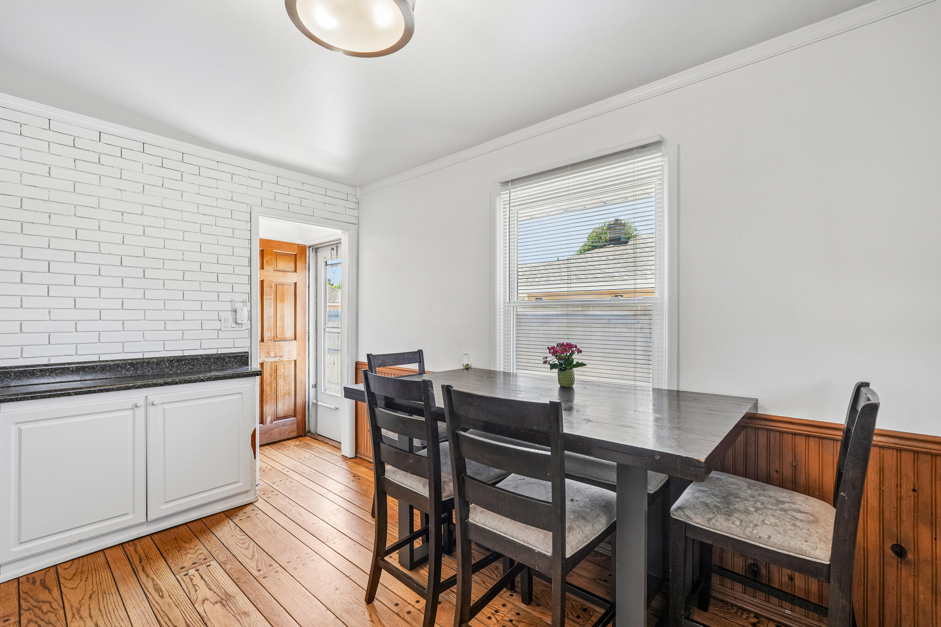3940 Lasalle Street Racine, WI 53402 - Photo 8 of 23 Dining area