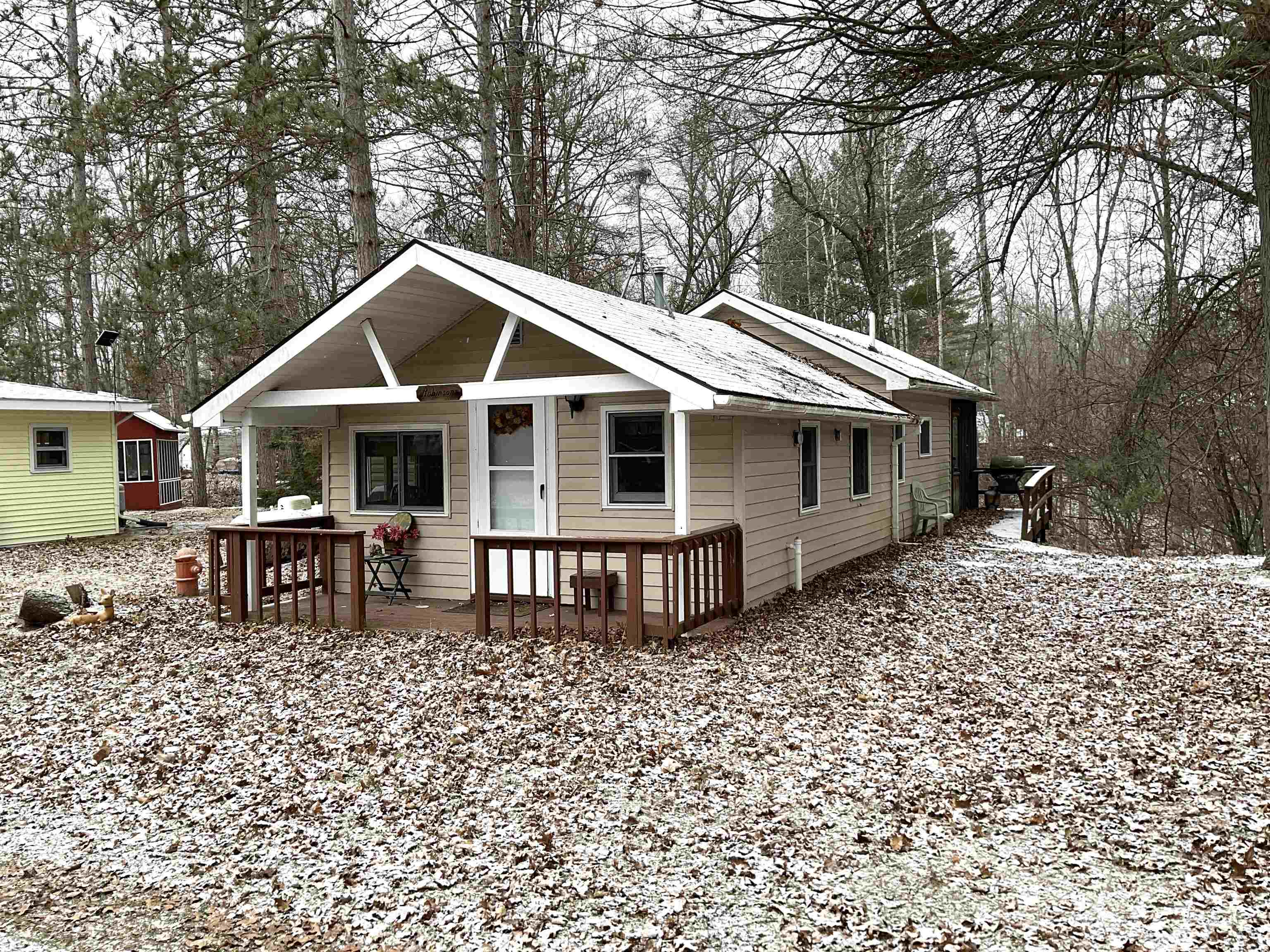 2802 East Ridge Road Gladwin, MI 48624 - Photo 1 of 10