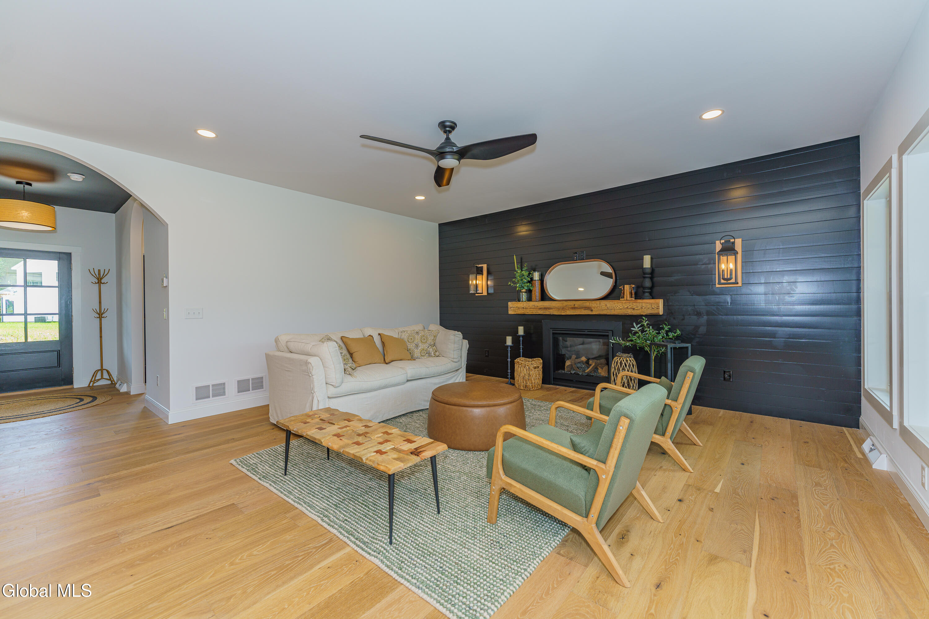 72 Schuurman Road Schodack, NY 12033 - Photo 10 of 42 3 Livingroom 4