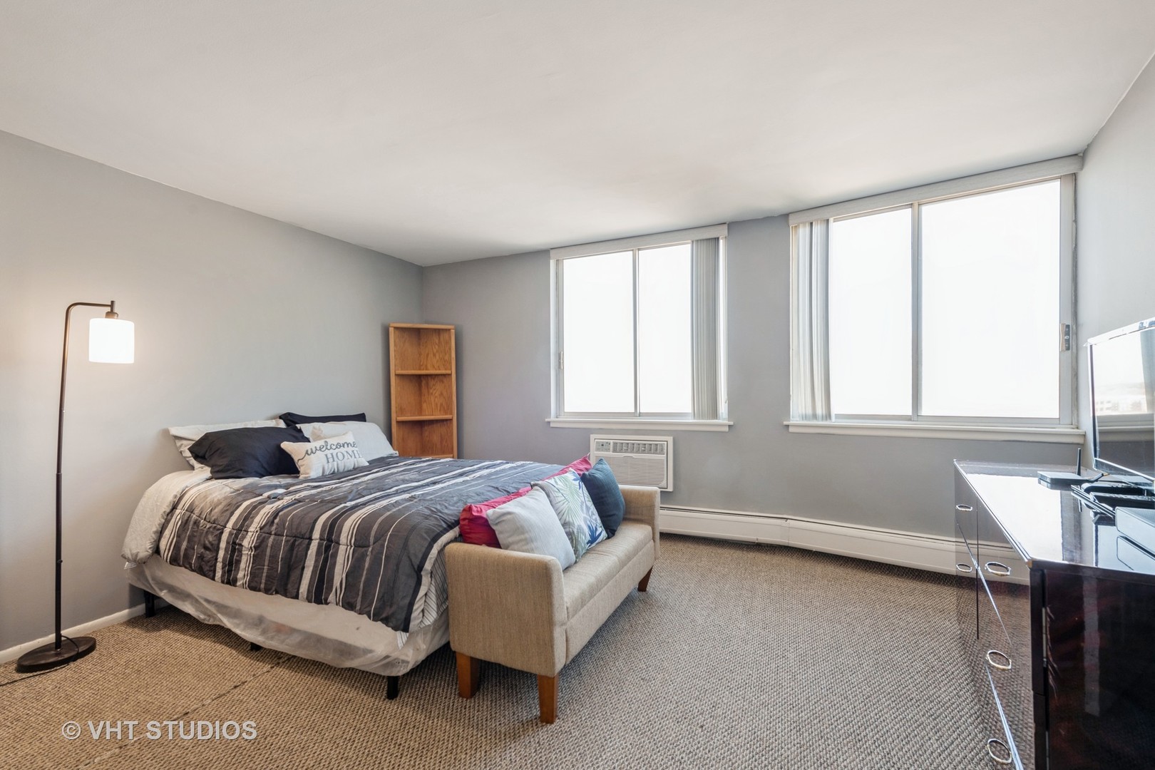 40 North Tower Road, Unit 14A Oak Brook, IL 60523 - Photo 12 of 18 a bedroom with a bed and window