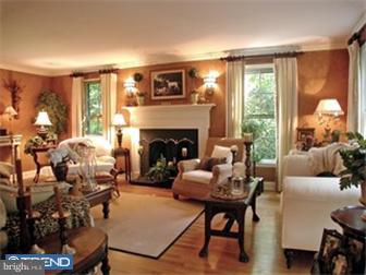 3405 Goshen Road Newtown Square, PA 19073 - Photo 3 of 12 Living Room