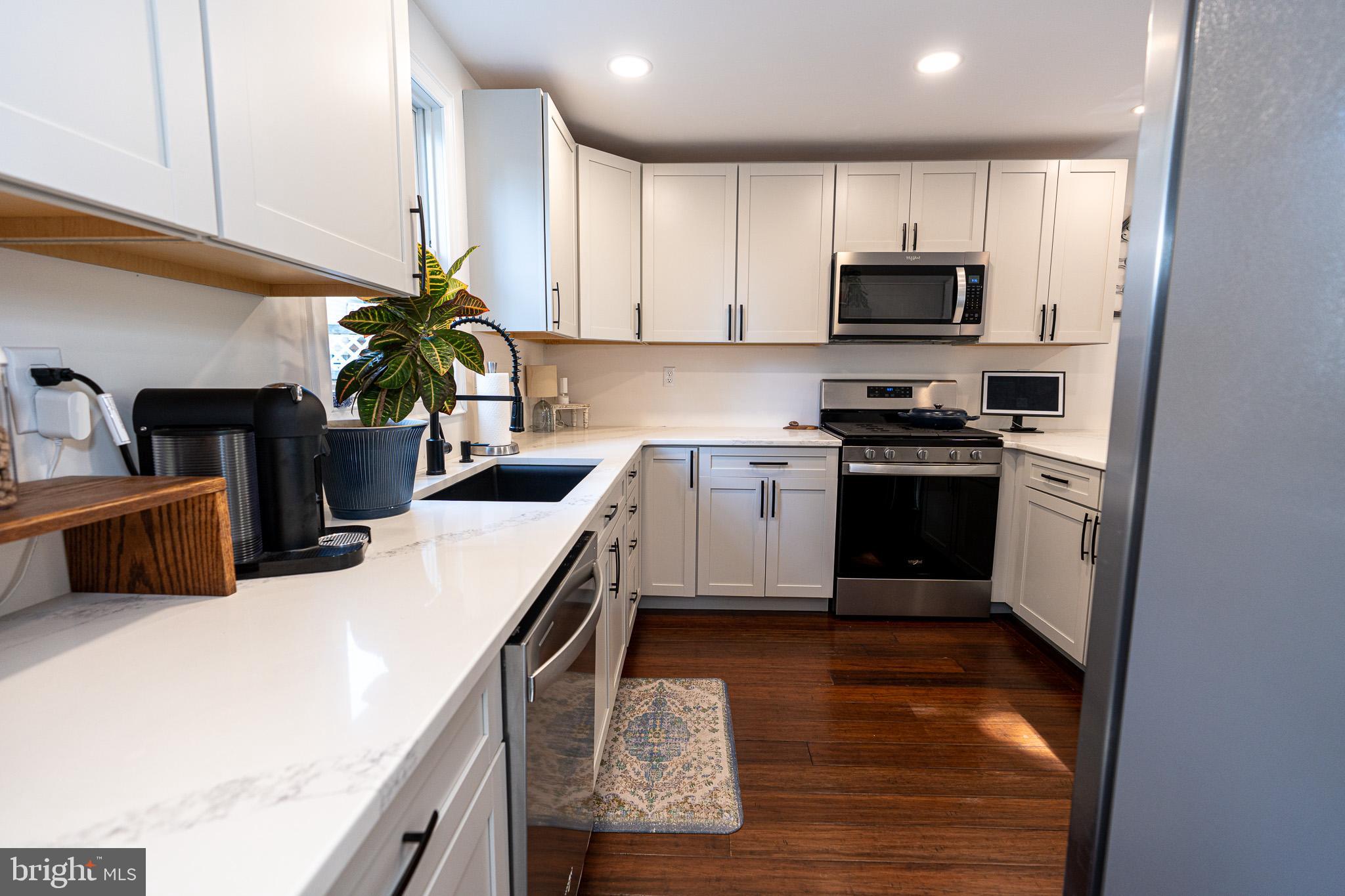 9523 Ridgely Avenue Baltimore, MD 21234 - Photo 10 of 33