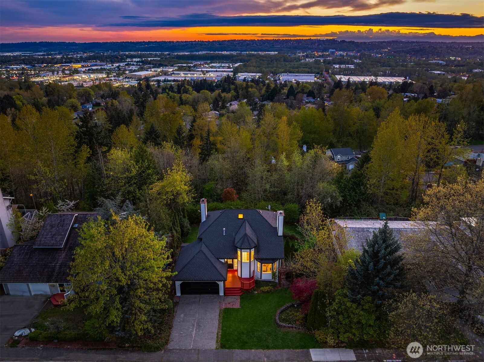 2805 Cedar Avenue South Renton, WA 98055 - Photo 3 of 40 a view of a city with sunset view