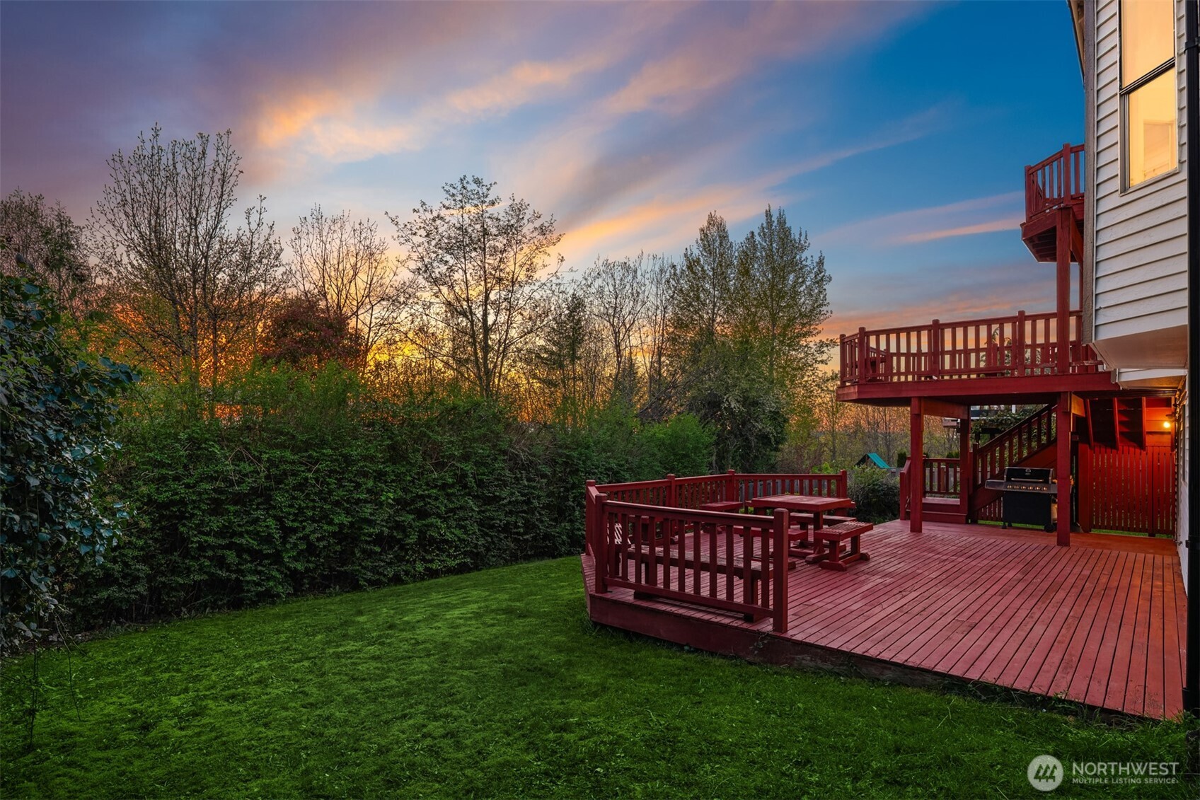 2805 Cedar Avenue South Renton, WA 98055 - Photo 37 of 40 a view of a chairs and table on the patio