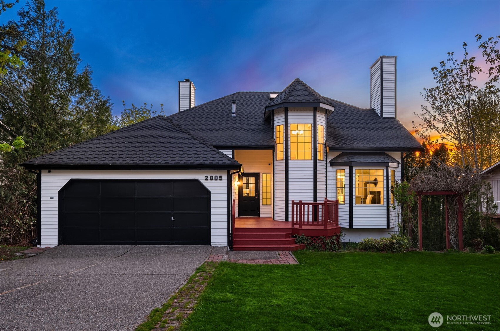 2805 Cedar Avenue South Renton, WA 98055 - Photo 5 of 40 a front view of a house with garden