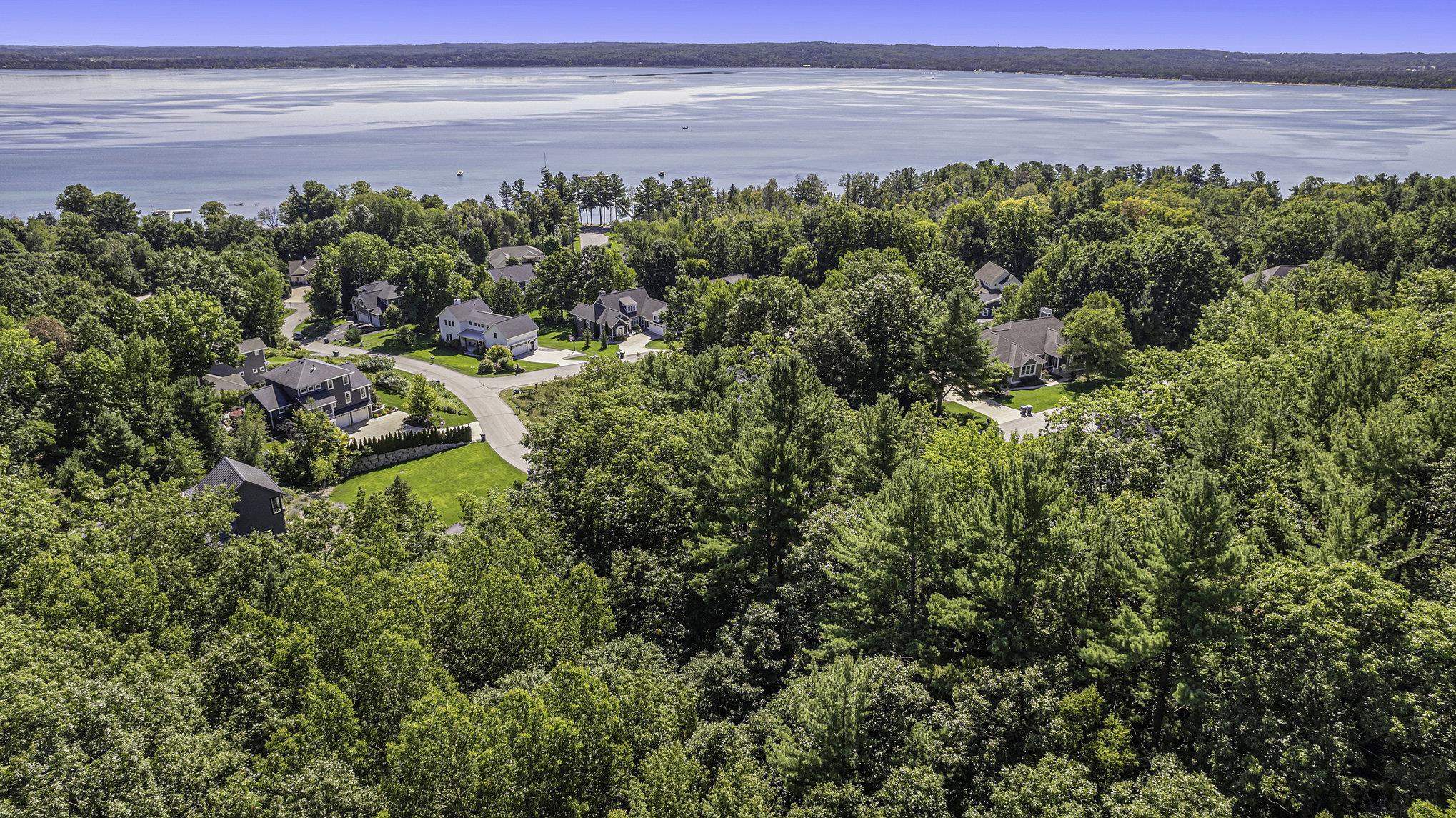 555 Hidden Ridge Drive Traverse City, MI 49686 - Photo 10 of 28
