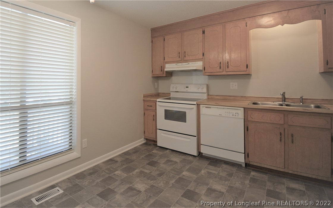 3691 Applegate Road Hope Mills, NC 28348 - Photo 3 of 16 Gallery Image 3