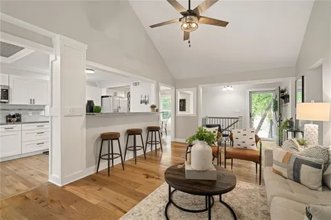 $395,000 | 1920 East Jamestown Drive, Olathe, KS 66062