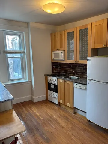 $2,100 | 31 Irving Street, Unit 9, Boston, MA 02114