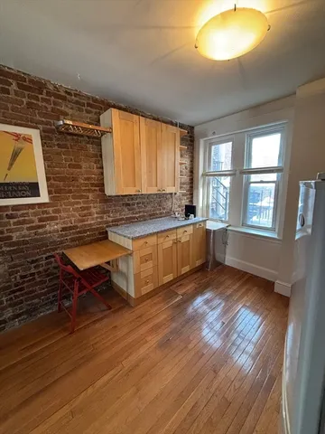 $2,100 | 31 Irving Street, Unit 9, Boston, MA 02114