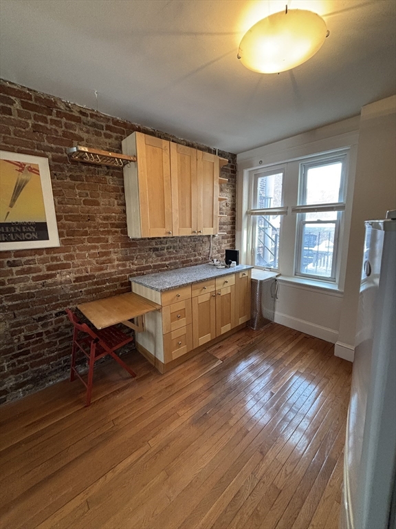 31 Irving Street, Unit 9 Boston, MA 02114 - Photo 2 of 9