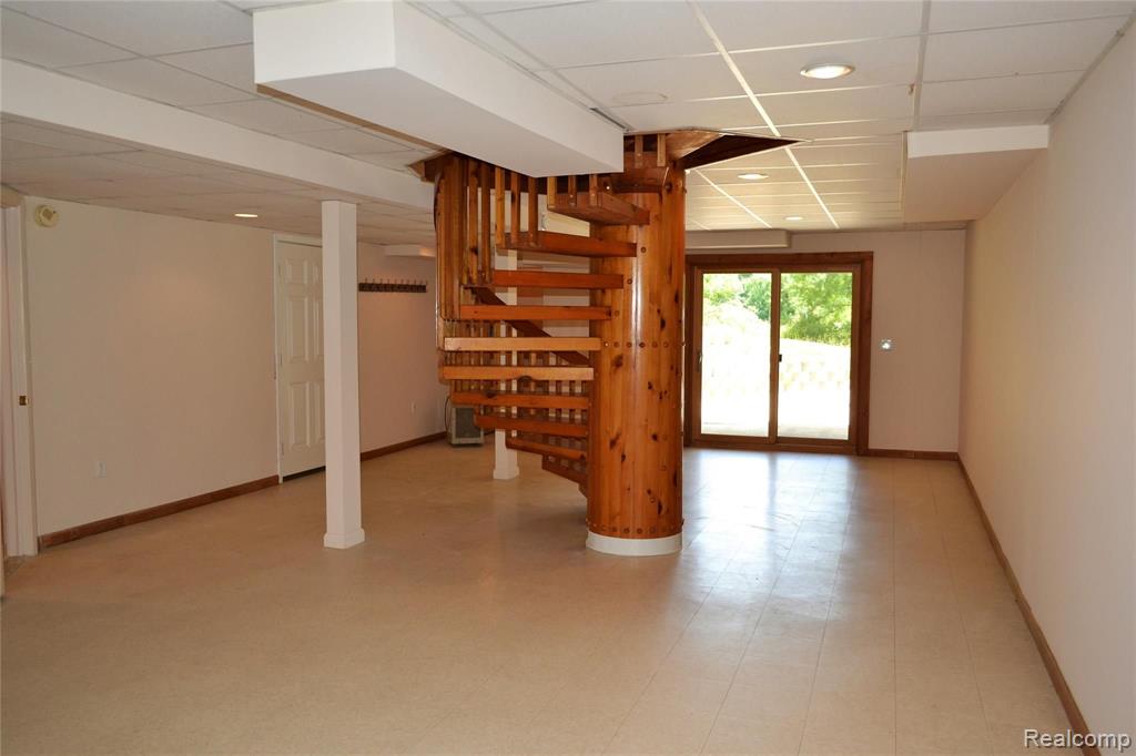 6556 Crooked Lake Road Brighton, MI 48116 - Photo 27 of 34