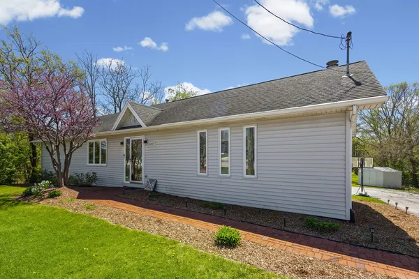 $285,000 | 8359 West Lincoln Highway, Frankfort, IL 60423