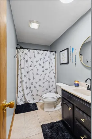 $285,000 | 8359 West Lincoln Highway, Frankfort, IL 60423