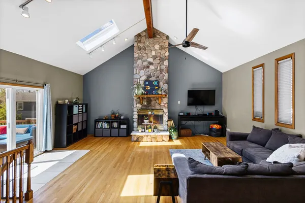 $285,000 | 8359 West Lincoln Highway, Frankfort, IL 60423