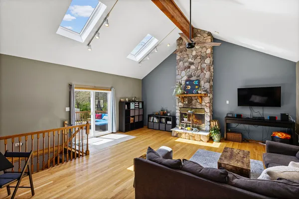 $285,000 | 8359 West Lincoln Highway, Frankfort, IL 60423
