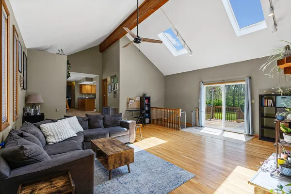 $285,000 | 8359 West Lincoln Highway, Frankfort, IL 60423