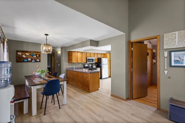 $285,000 | 8359 West Lincoln Highway, Frankfort, IL 60423