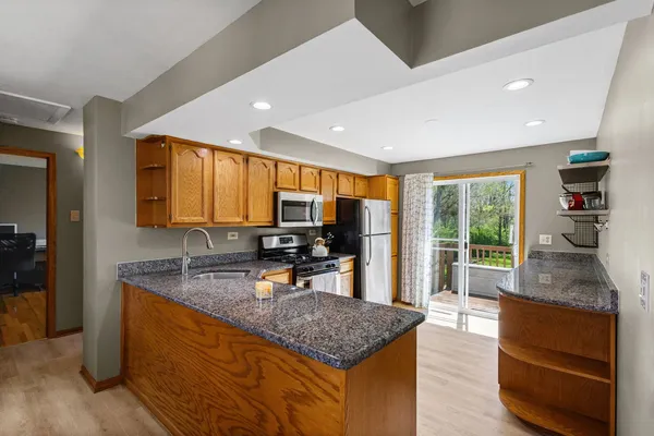 $285,000 | 8359 West Lincoln Highway, Frankfort, IL 60423