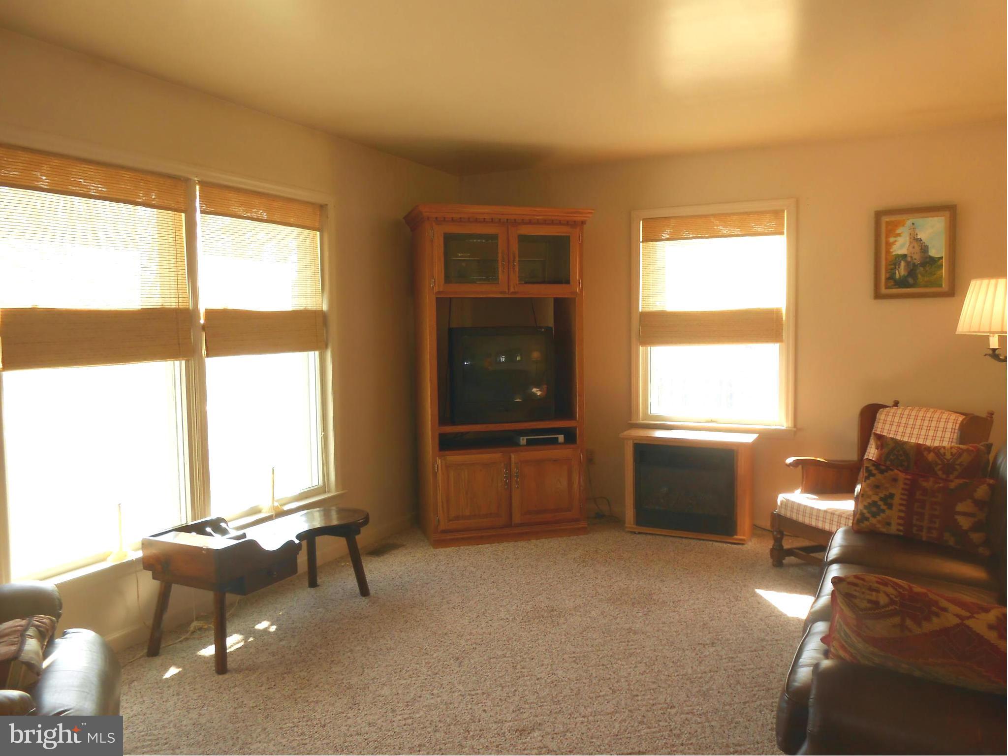14120 Fairview Road Clear Spring, MD 21722 - Photo 15 of 27 Living Room