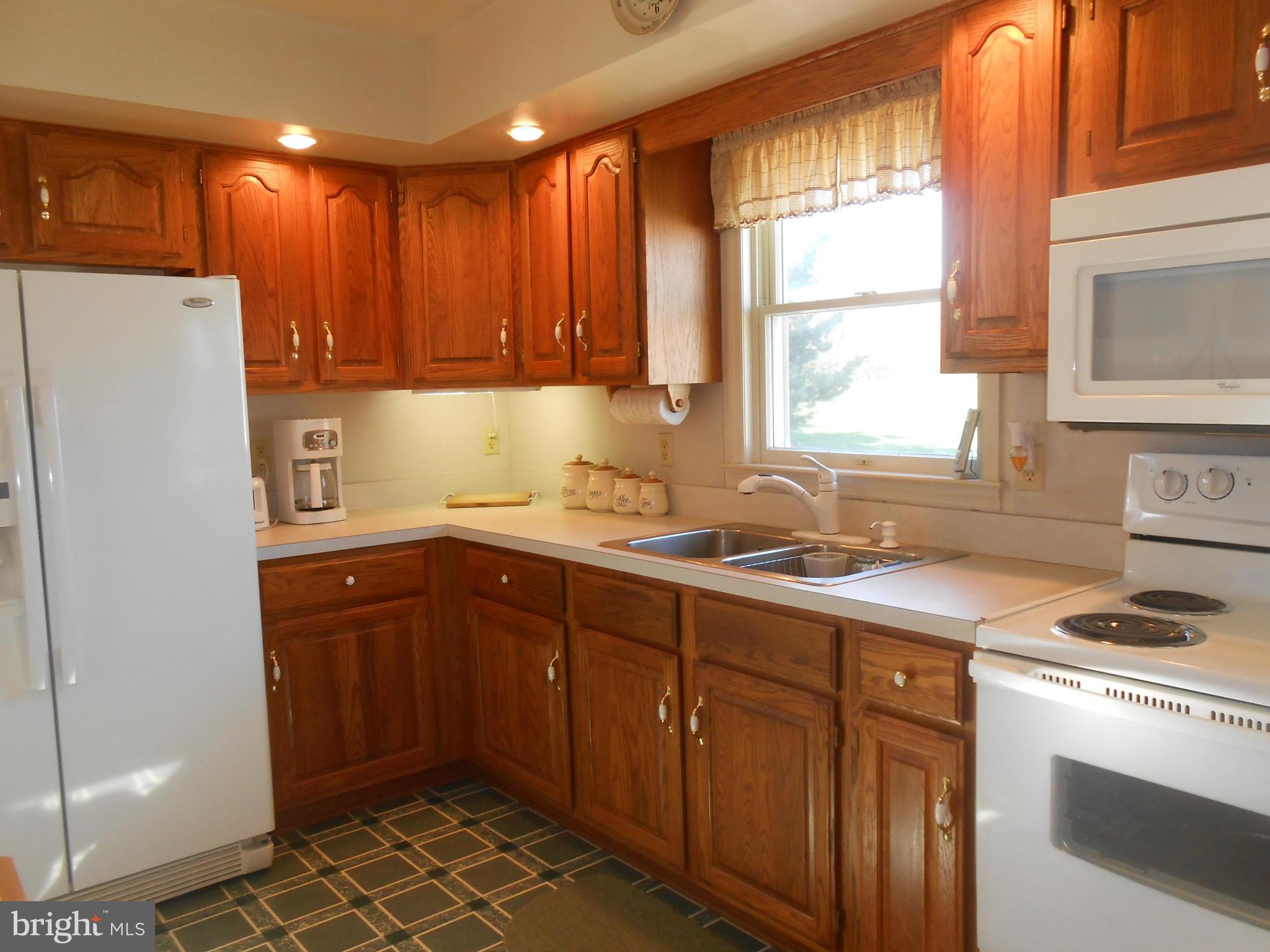 14120 Fairview Road Clear Spring, MD 21722 - Photo 8 of 27 Kitchen appliances only 5 yrs old