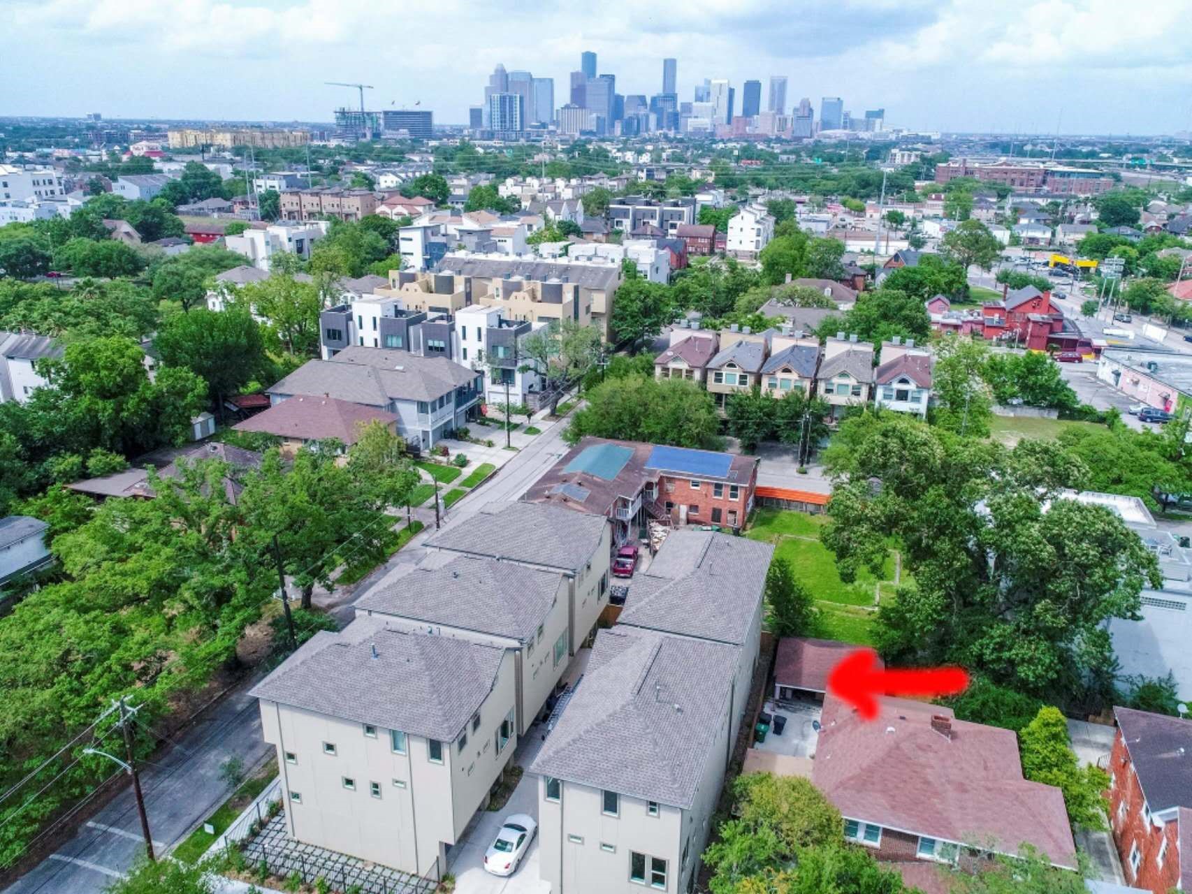 1805 Rosedale Street Houston, TX 77004 - Photo 10 of 27 an aerial view of a houses with yard