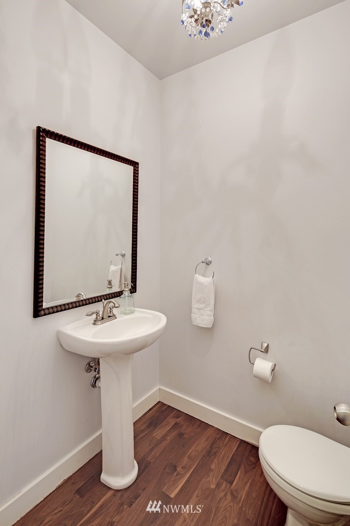 4924 Southwest Forney Street Seattle, WA 98116 - Photo 11 of 24 Gallery Image 11