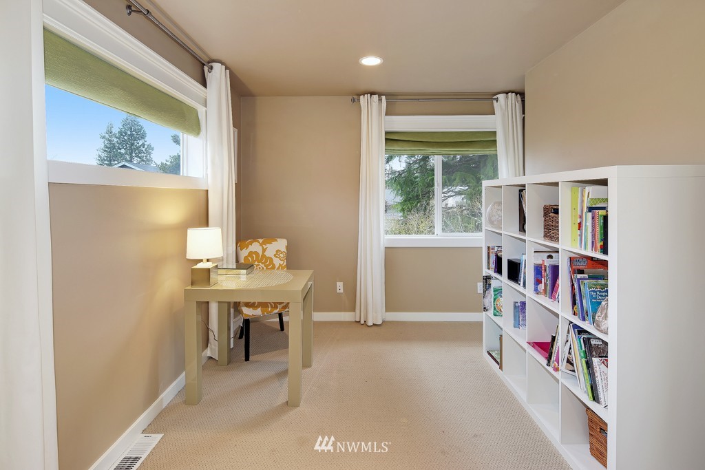 4924 Southwest Forney Street Seattle, WA 98116 - Photo 15 of 24 Gallery Image 15
