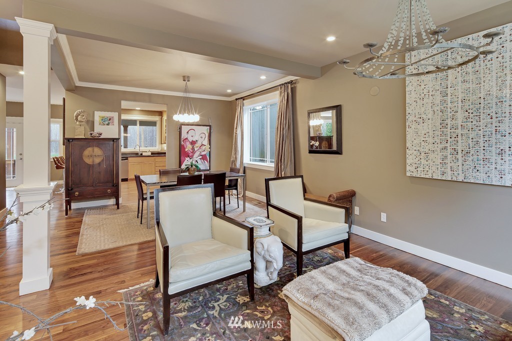 4924 Southwest Forney Street Seattle, WA 98116 - Photo 4 of 24 Gallery Image 4