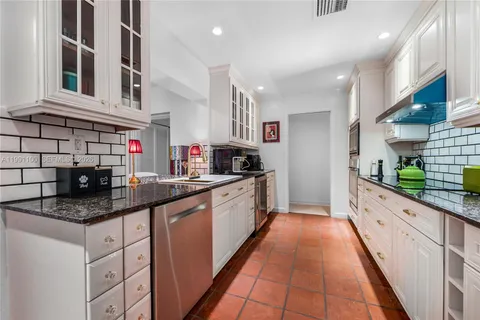 $3,495,000 | 3620 Battersea Road, Miami, FL 33133