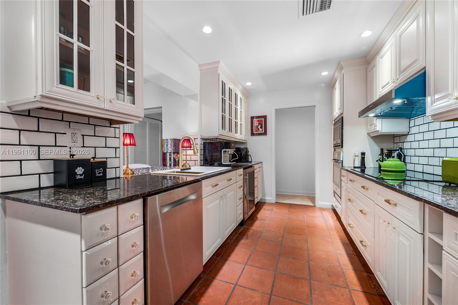 3620 Battersea Road Miami, FL 33133 - Photo 13 of 25