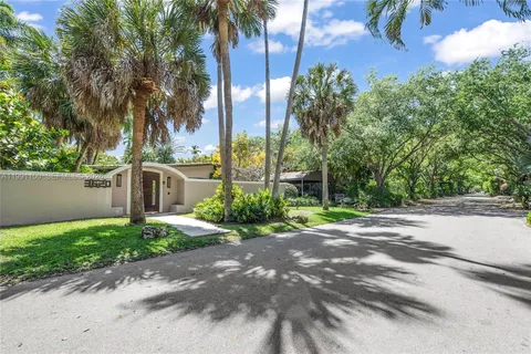 $3,495,000 | 3620 Battersea Road, Miami, FL 33133
