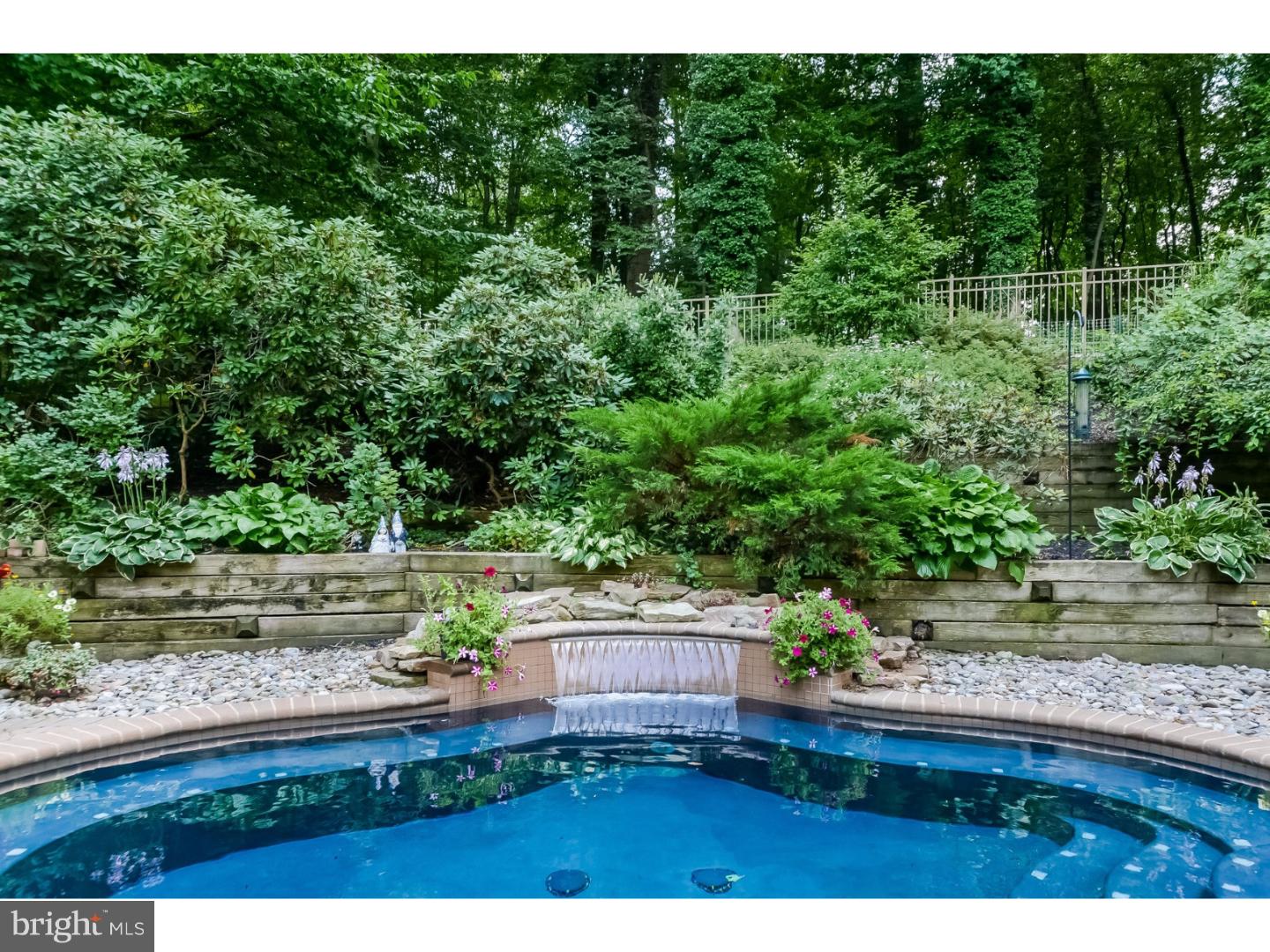 208 Ravenscliff Road Wayne, PA 19087 - Photo 22 of 25 Pool