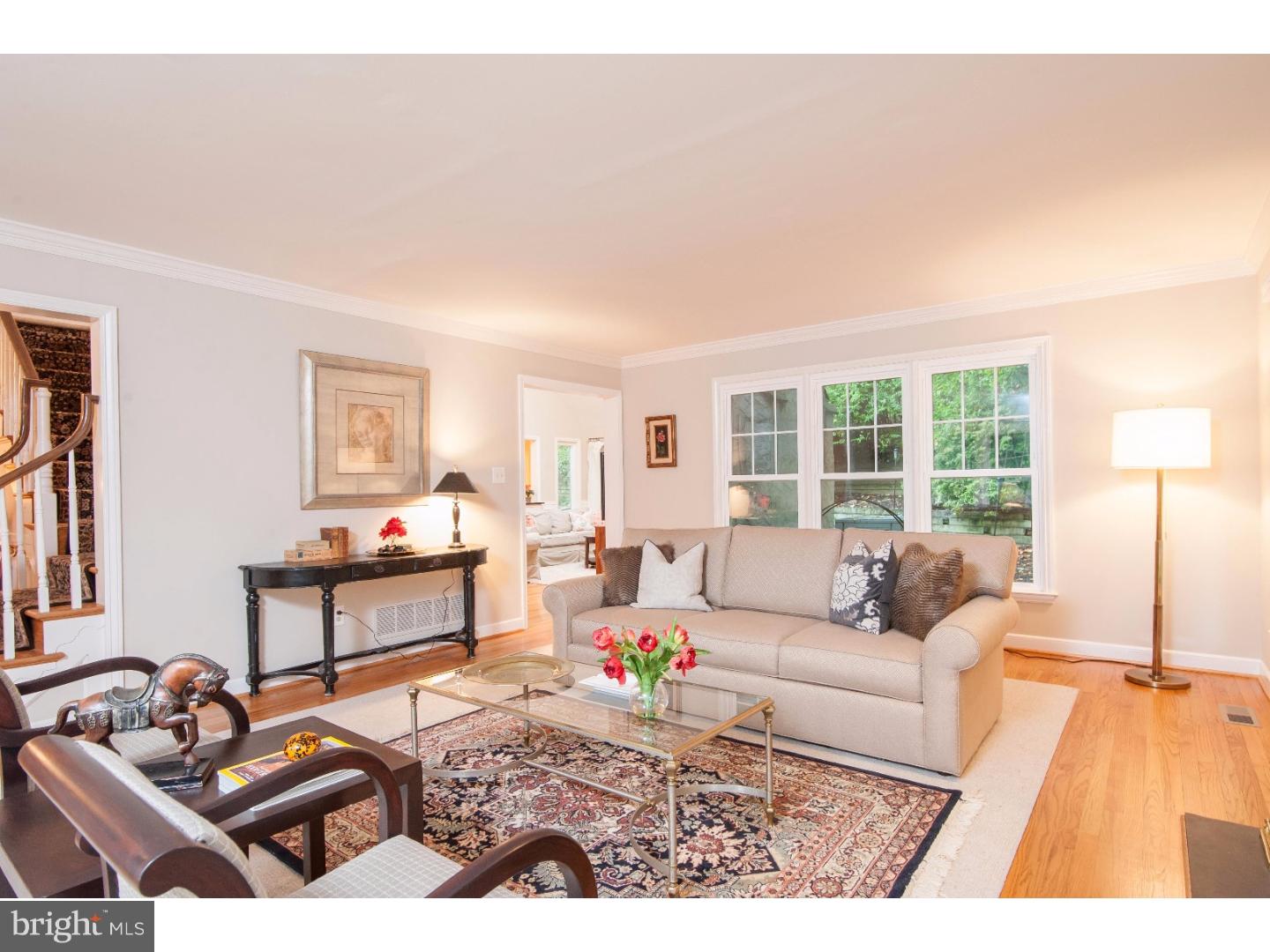 208 Ravenscliff Road Wayne, PA 19087 - Photo 6 of 25 Living Room