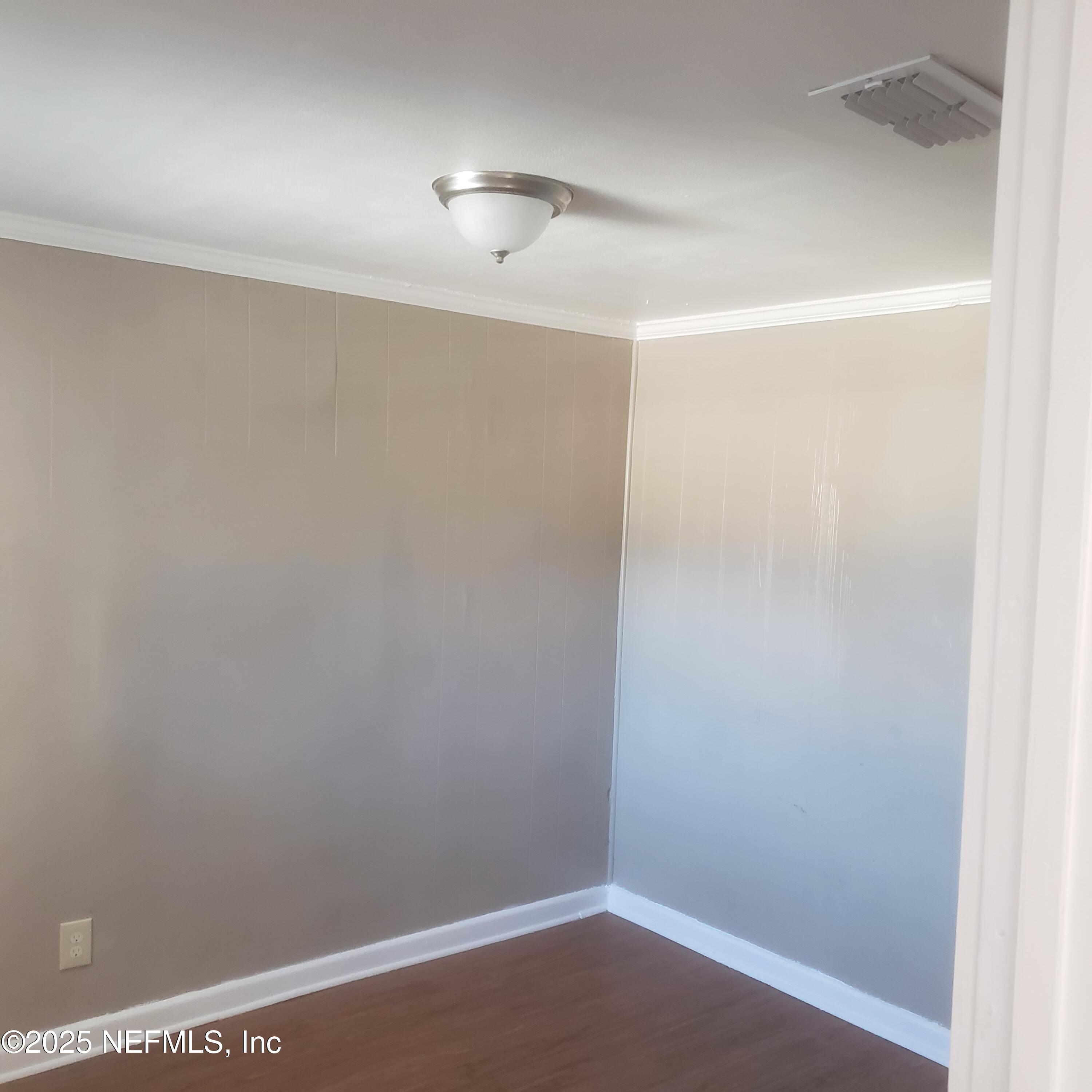 3034 Post Street Jacksonville, FL 32205 - Photo 5 of 12 a view of small space