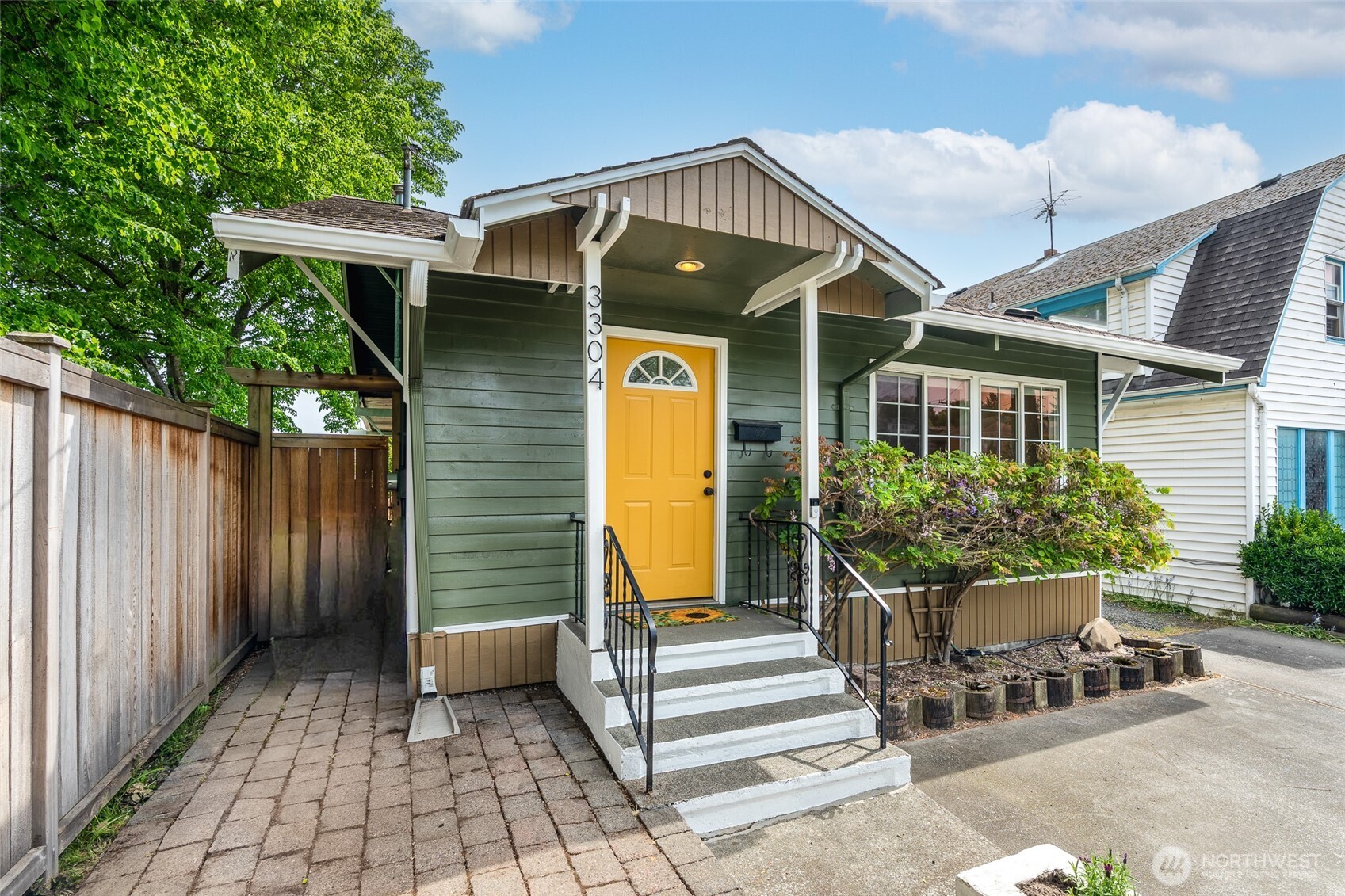 3304 23rd Avenue South Seattle, WA 98144 - Photo 3 of 40