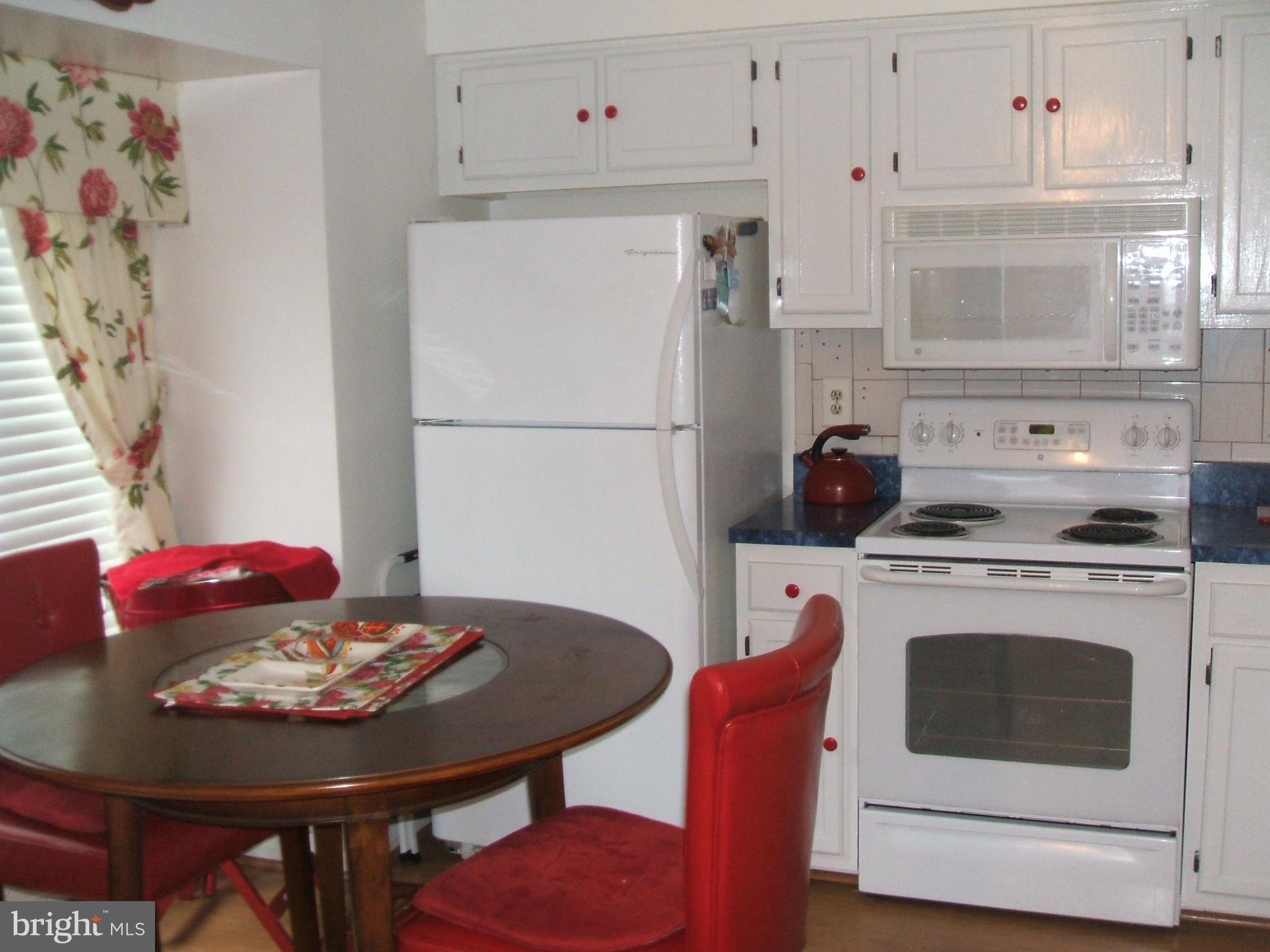 8586 Ritchboro Road District Heights, MD 20747 - Photo 3 of 24 Kitchen