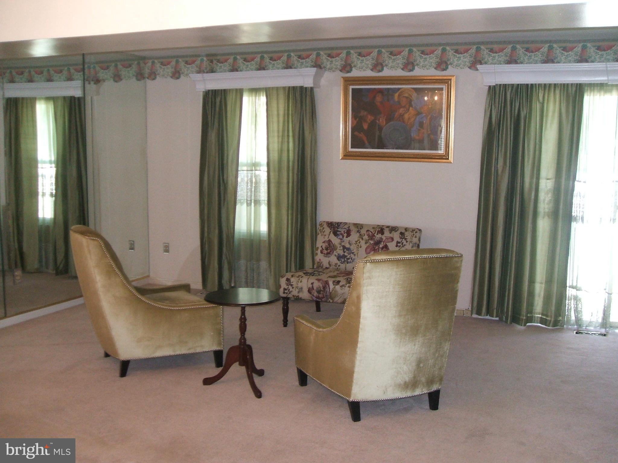 8586 Ritchboro Road District Heights, MD 20747 - Photo 5 of 24 Living Room