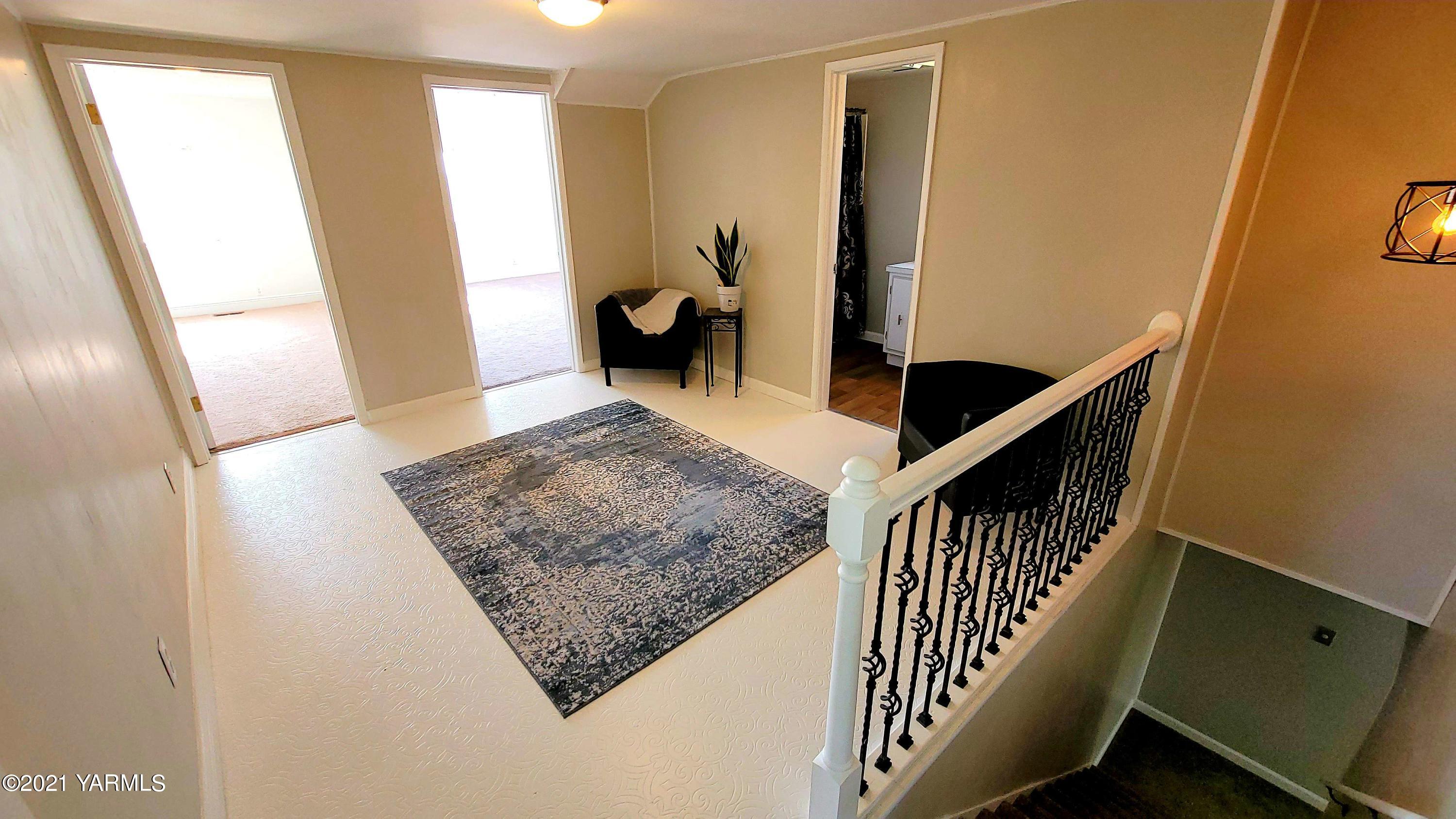 1141 Alexander Road Sunnyside, WA 98944 - Photo 14 of 16 a view of entryway