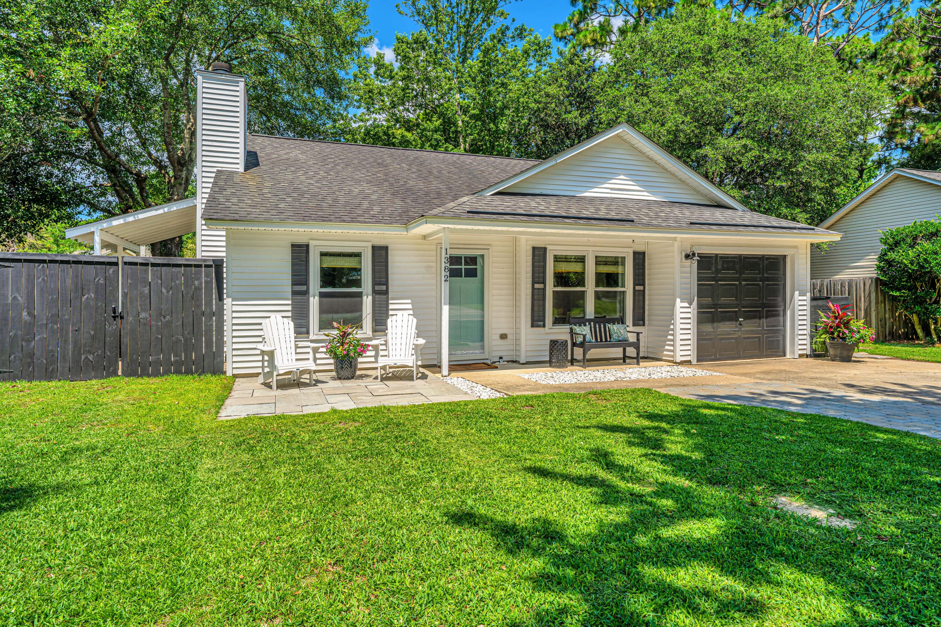 1382 West Point Dr