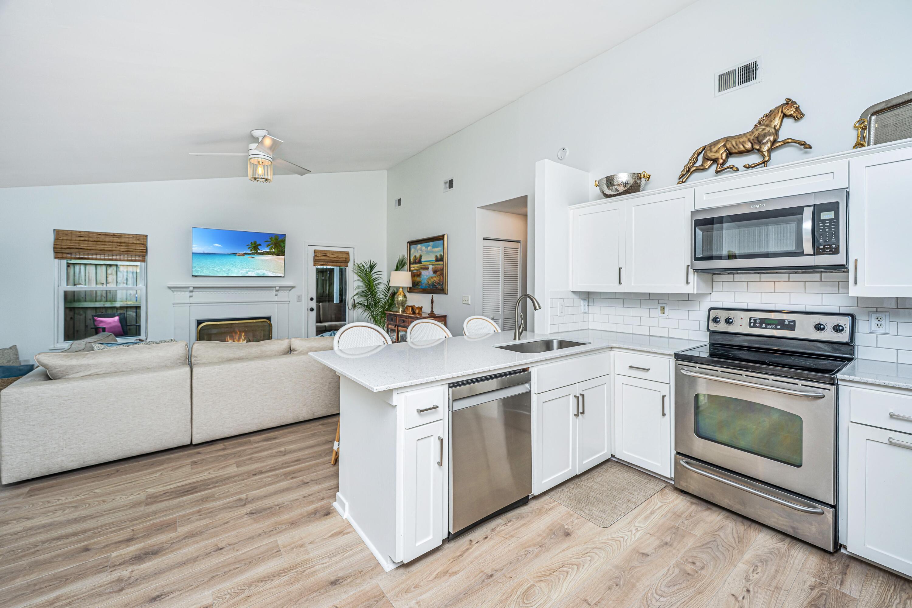 1382 West Point Drive Mount Pleasant, SC 29466 - Photo 11 of 40 Kitchen