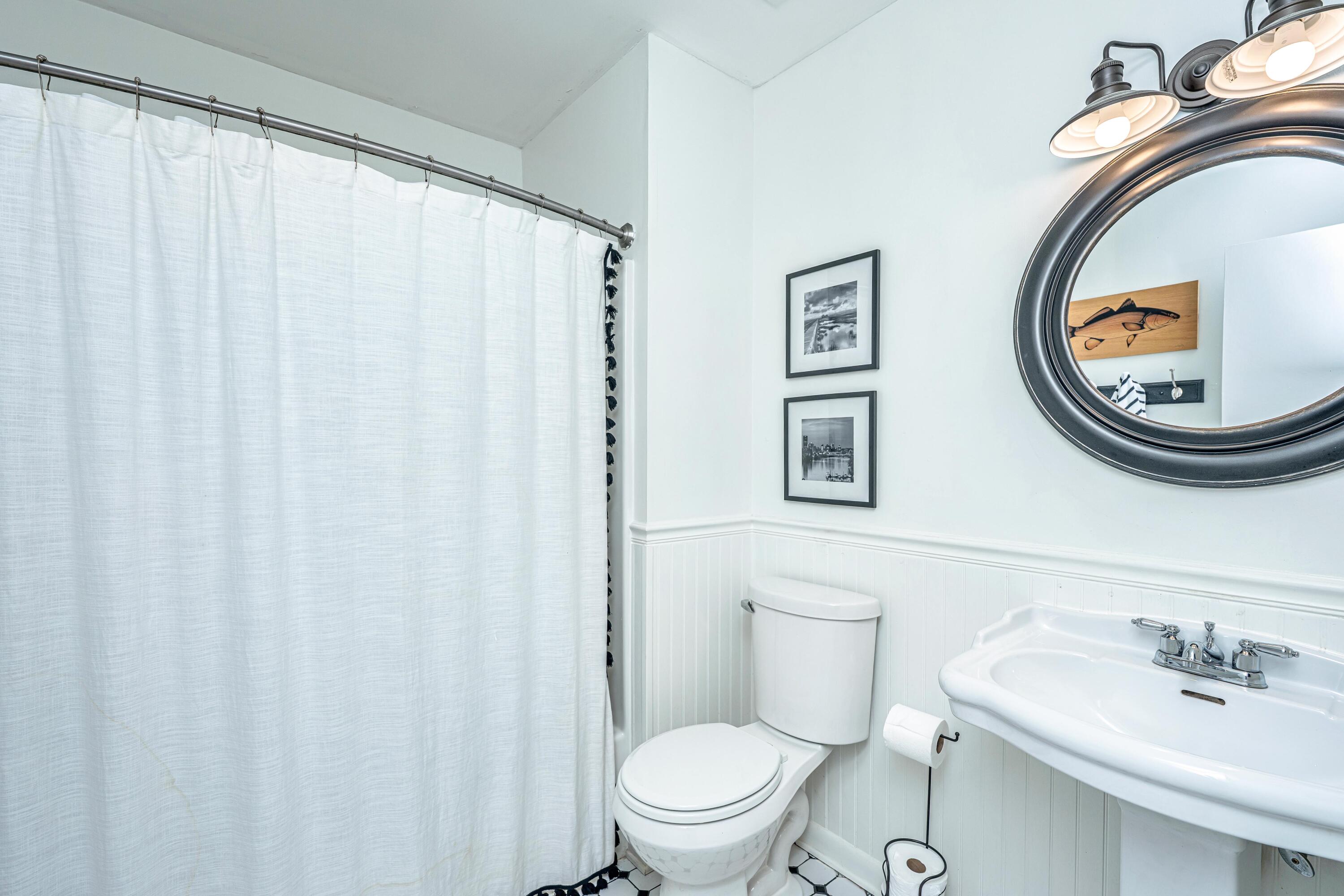 1382 West Point Drive Mount Pleasant, SC 29466 - Photo 21 of 40 Full Hall Bath