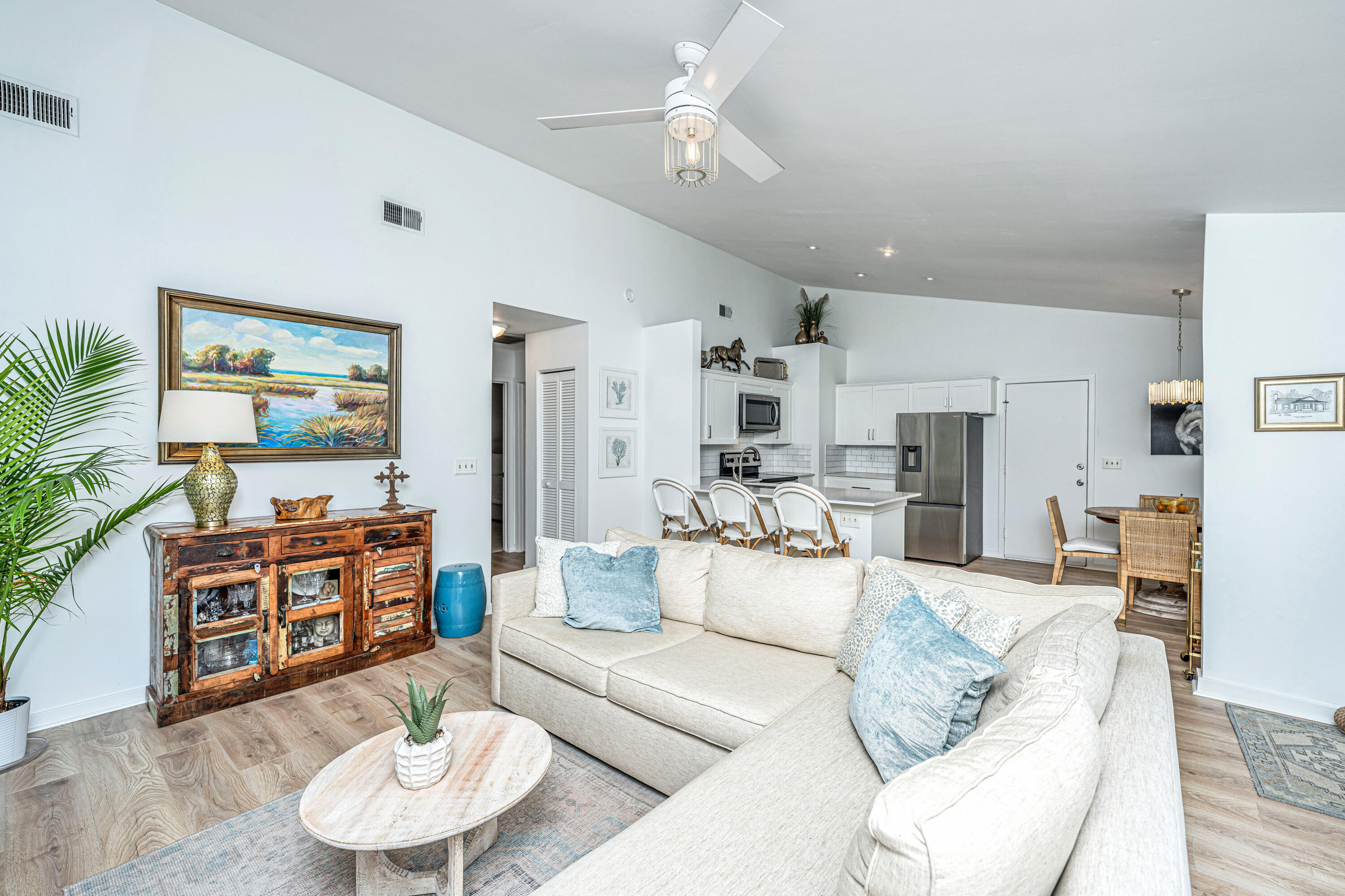 1382 West Point Drive Mount Pleasant, SC 29466 - Photo 6 of 40 Great Room