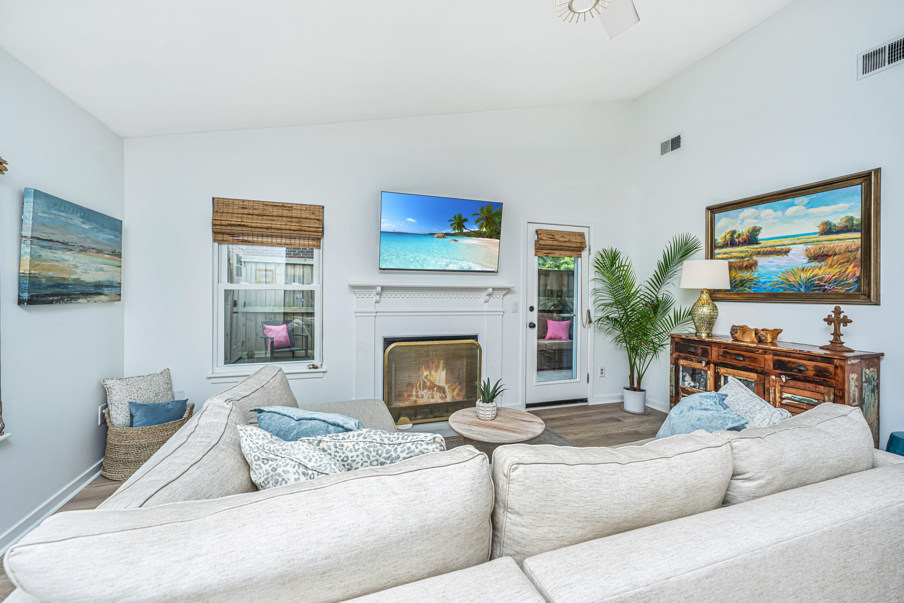 1382 West Point Drive Mount Pleasant, SC 29466 - Photo 9 of 40 Great Room